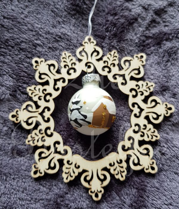 Holzanhänger Ornament mit weißer Kugel