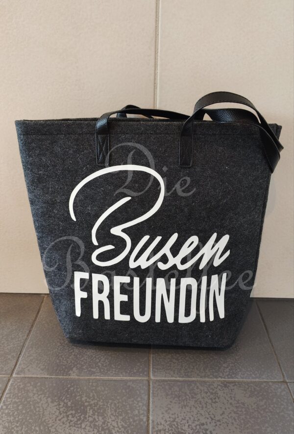 Achtung B-Ware! Filztasche groß ,,Busen Freundin" schief vernäht!