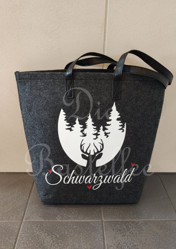 Achtung B-Ware! Filztasche groß ,,Schwarzwald" schief vernäht!