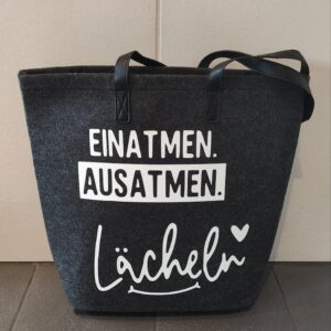 Filztasche groß ,,Einatmen…“ mit Kunstleder Henkel