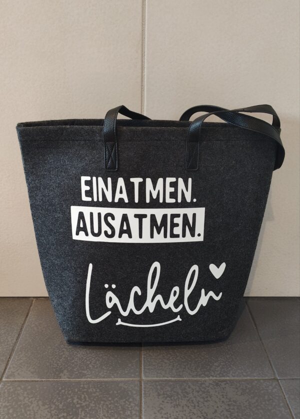 Filztasche groß ,,Einatmen..." mit Kunstleder Henkel