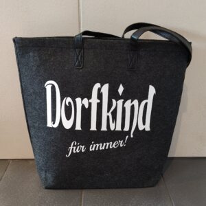 Achtung B-Ware! Filztasche groß ,,Dorfkind…“ schief vernäht, das große D ist nicht ganz perfekt!