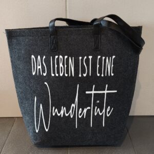 Achtung B-Ware! Filztasche groß ,,Wundertüte…“ schief vernäht!